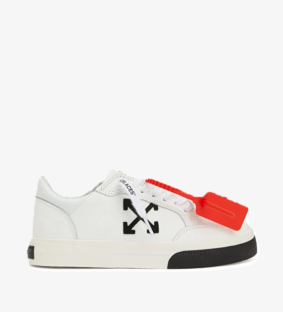 Off-white SNEAKERS model görseli