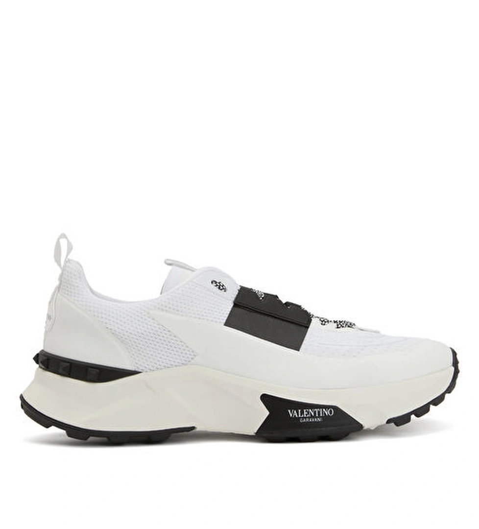 Valentino Garavani True Act Siyah Beyaz Erkek Deri Sneaker model görseli