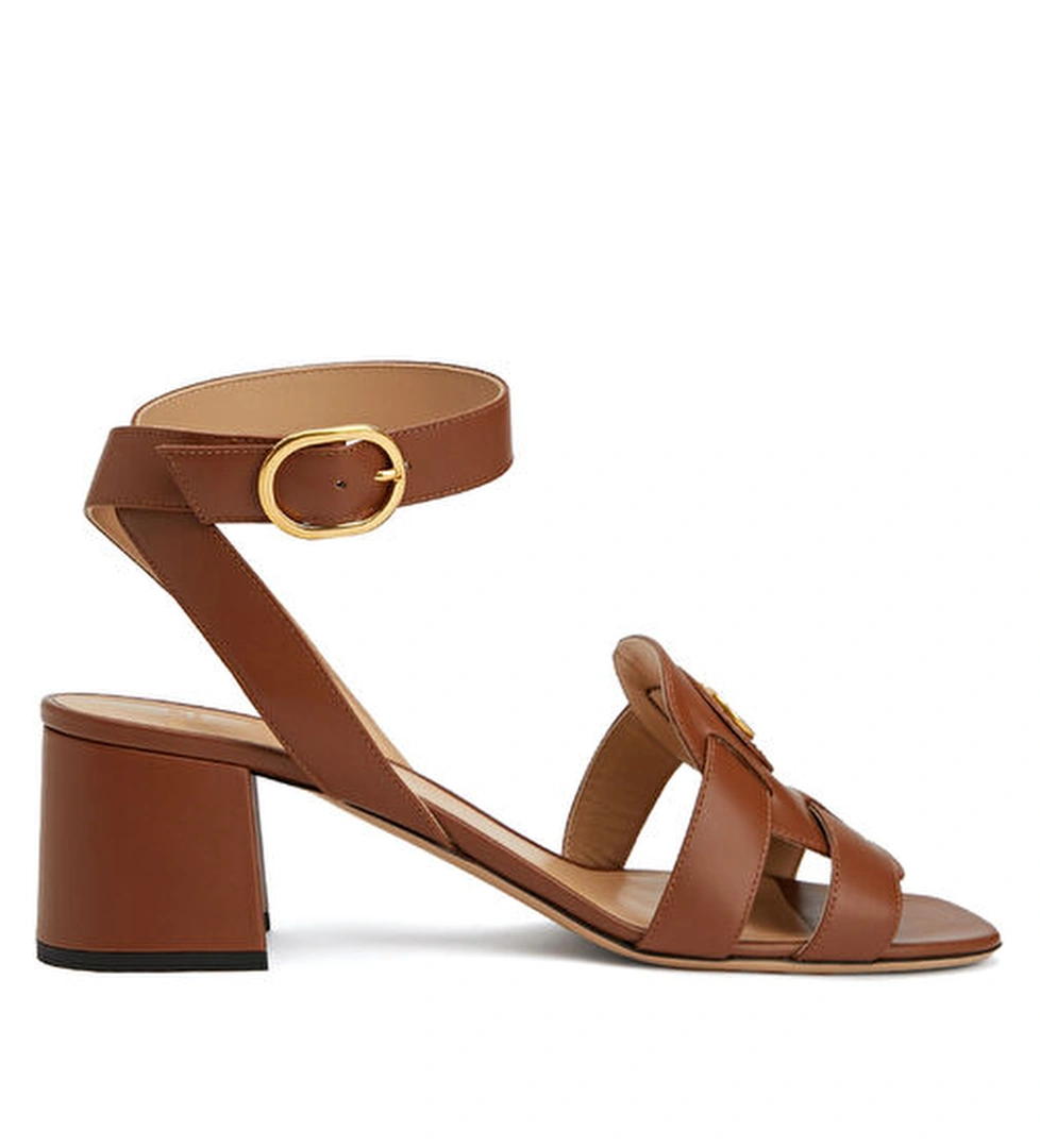 Valentino Garavani Taba Logo Detaylı Kadın Deri Sandalet model görseli