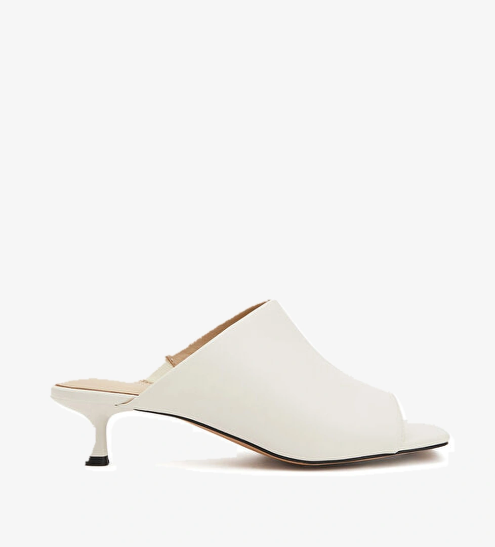 Beyaz Kadın Terlik - Görsel 1