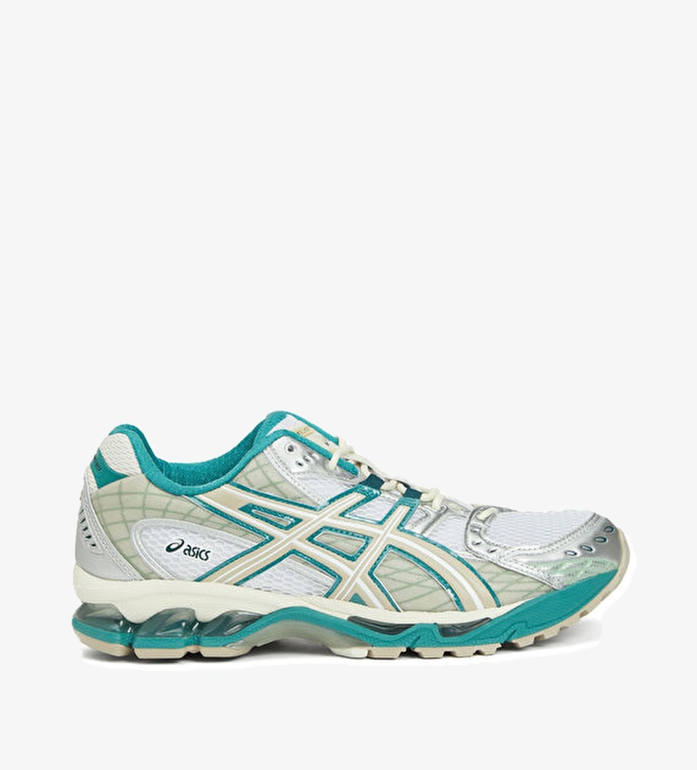 Asics Gel-Nimbus Beyaz Kadın Sneaker model görseli