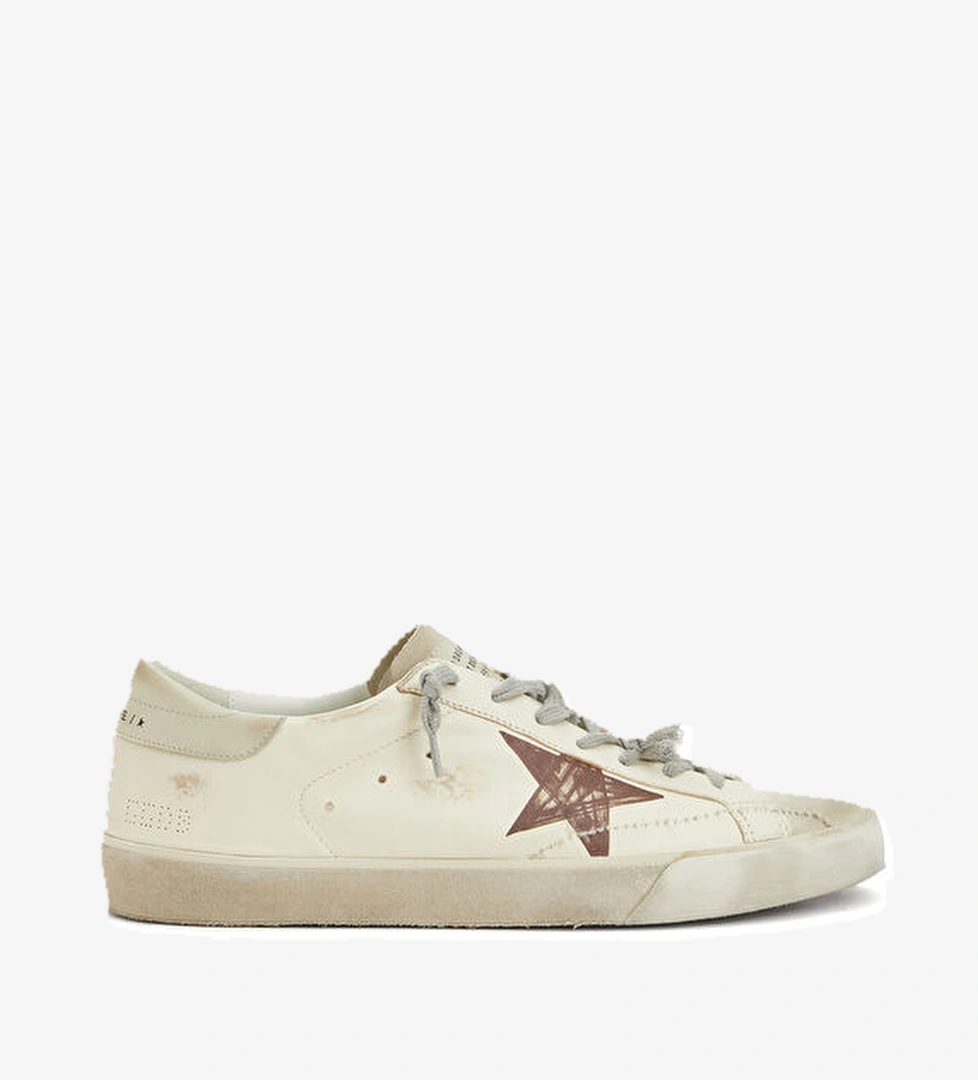 Golden Goose Super Star Beyaz Erkek Deri Sneaker model görseli