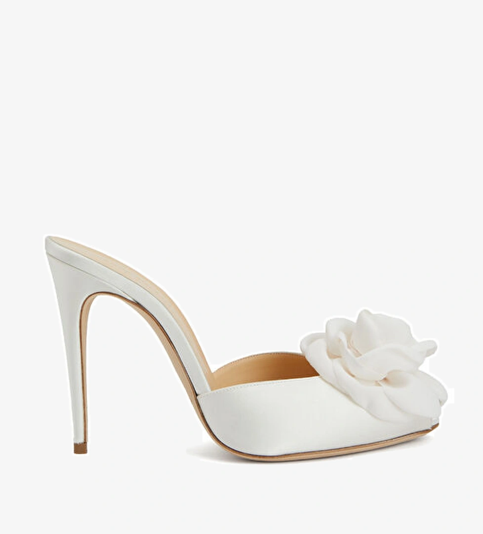 Magda Butrym Krem Kadın İpek Terlik model görseli