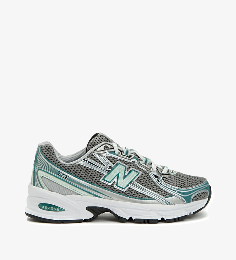 New Balance 740 Siyah Kadın Sneaker model görseli