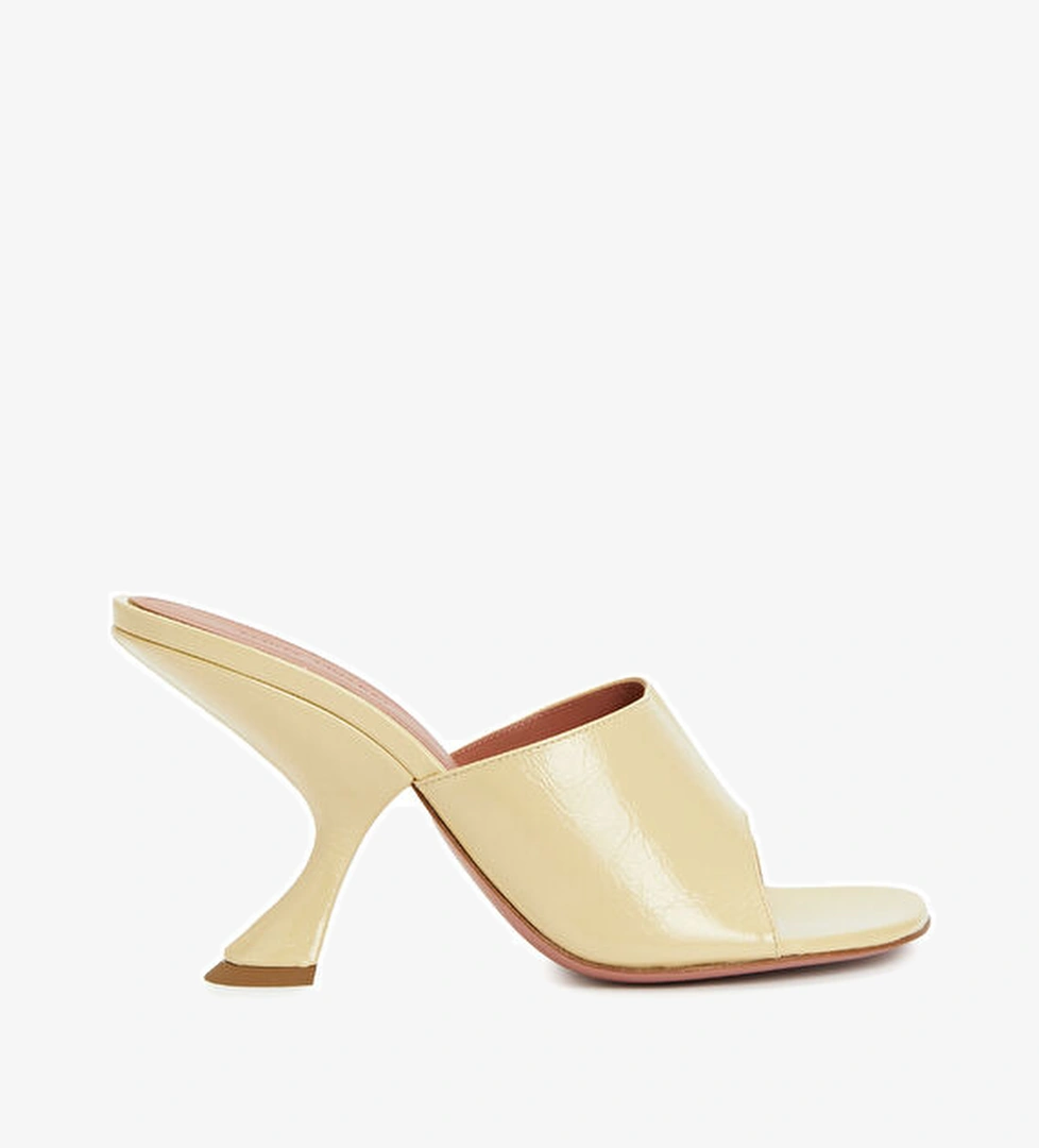 Amina Muaddi Taylor Kum Kadın Deri Terlik model görseli