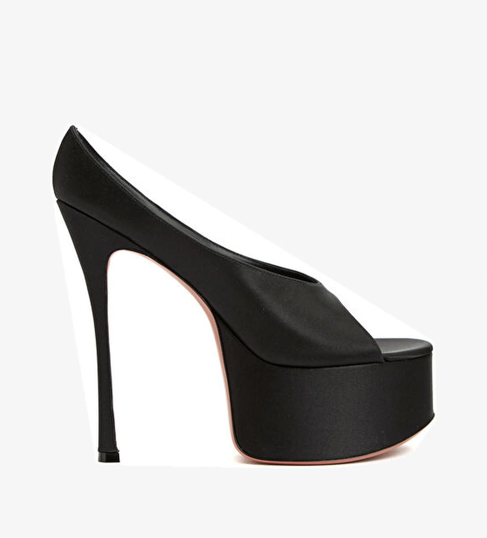 Amina Muaddi Anok Siyah Kadın İpek Terlik model görseli