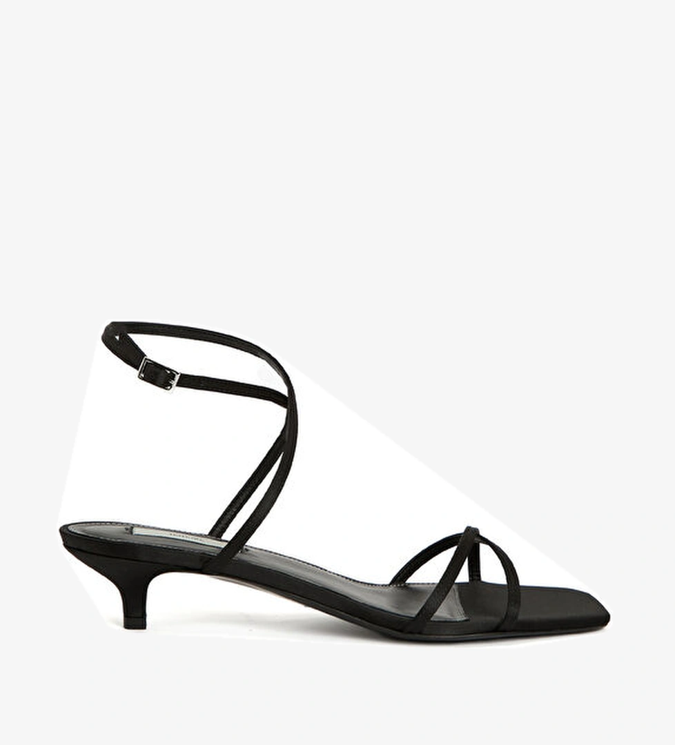 Toteme Siyah Kadın Saten Sandalet model görseli