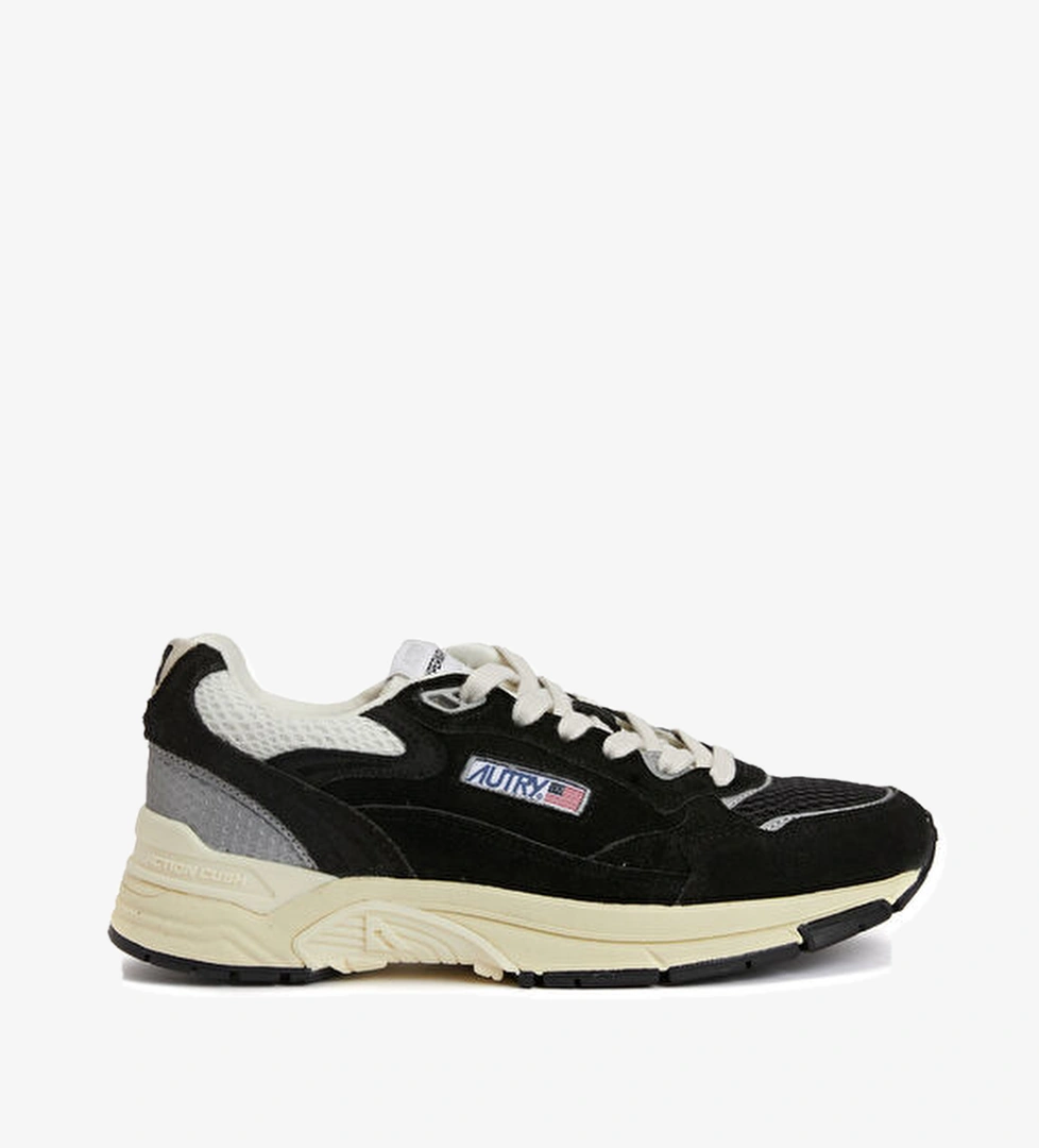 Autry Hyperway Siyah Kadın Deri Sneaker model görseli