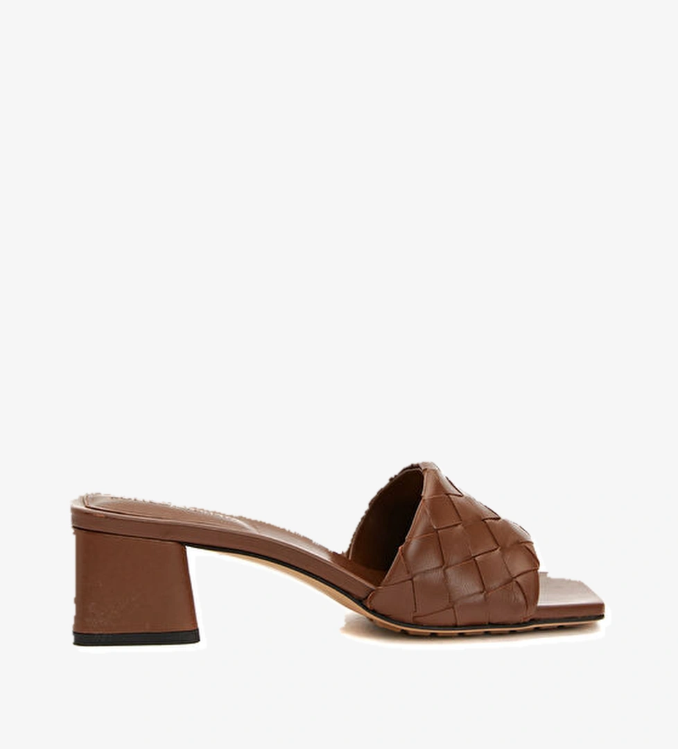 Bottega Veneta Parco Koyu Kahverengi Kadın Deri Terlik model görseli