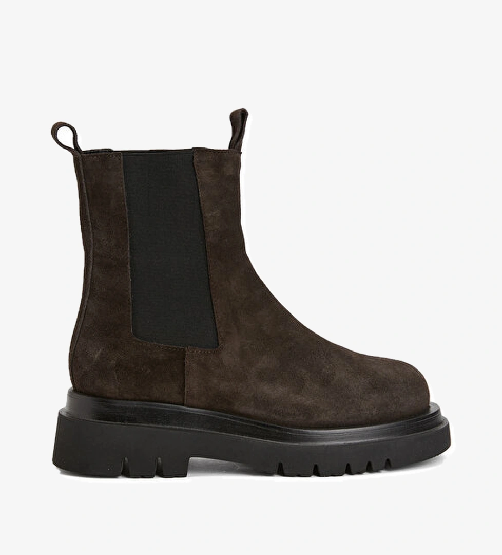 Academia Kahverengi Kadın Süet Bot model görseli