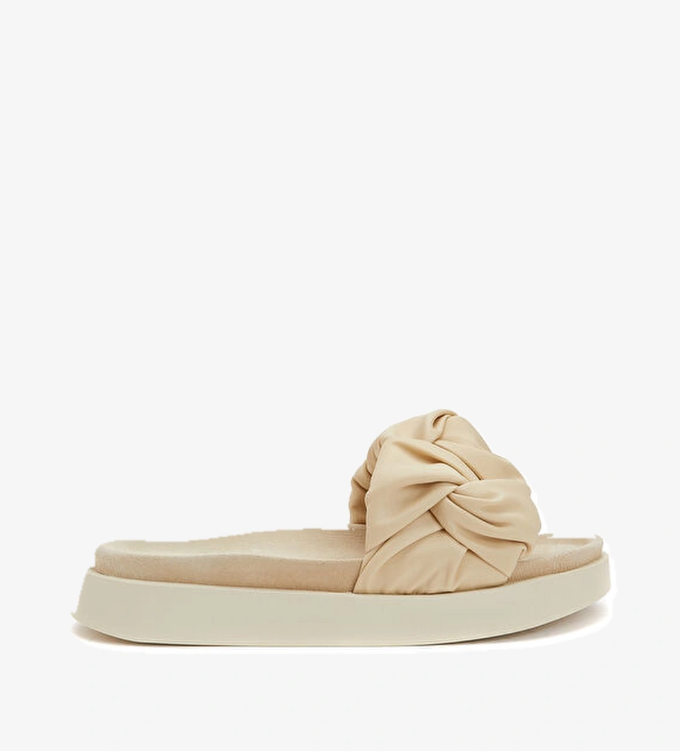 Inuikii Krem Kadın Terlik model görseli