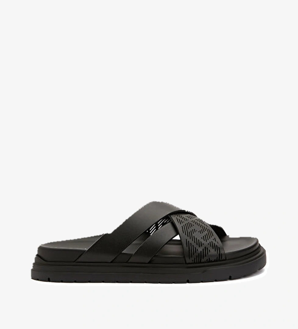 Fendi Siyah Logo Desenli Erkek Deri Terlik model görseli