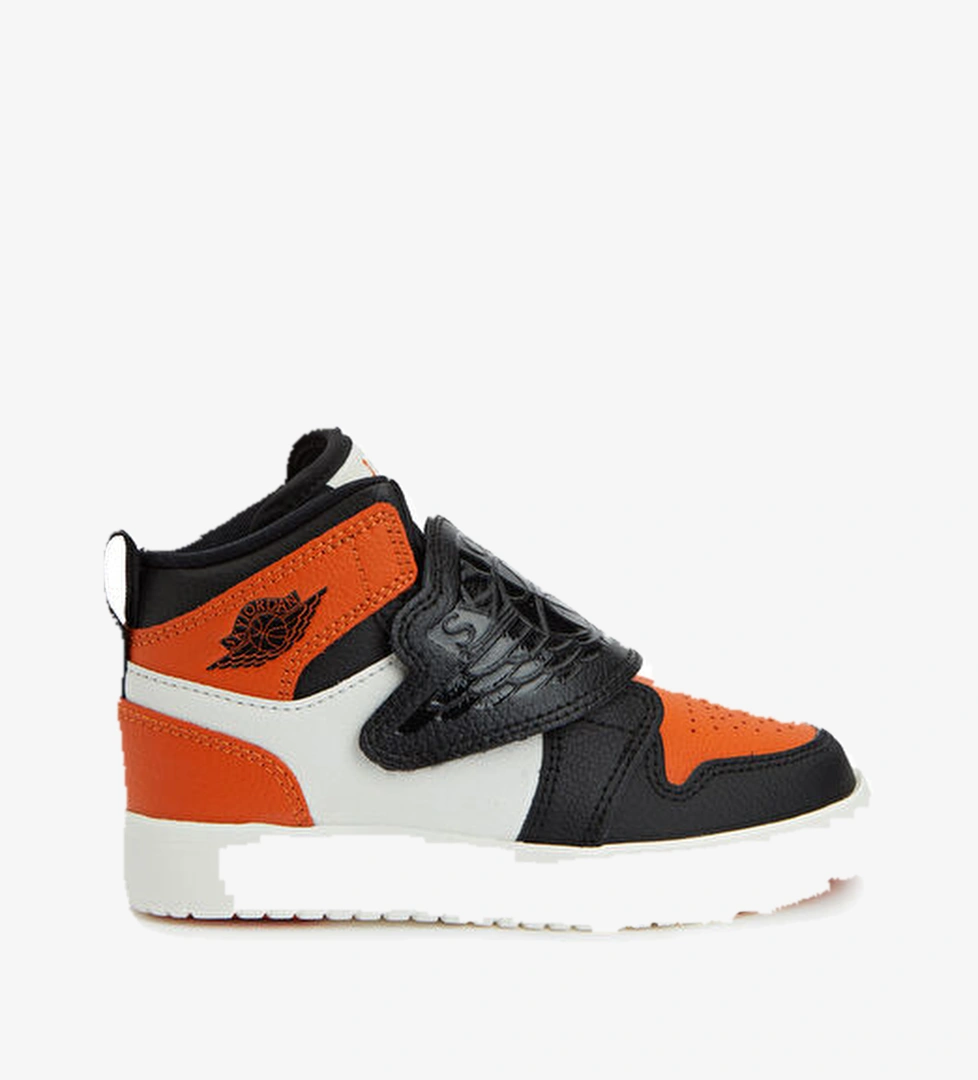 Nike Sky Jordan 1 Siyah Gri Unisex Çocuk Sneaker model görseli