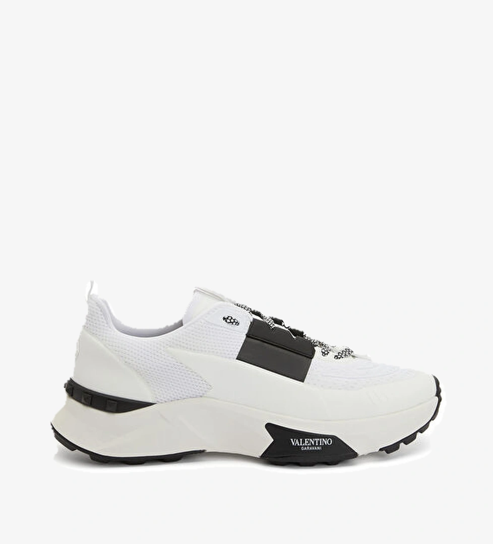 Valentino Garavani True Act Siyah Beyaz Erkek Deri Sneaker model görseli