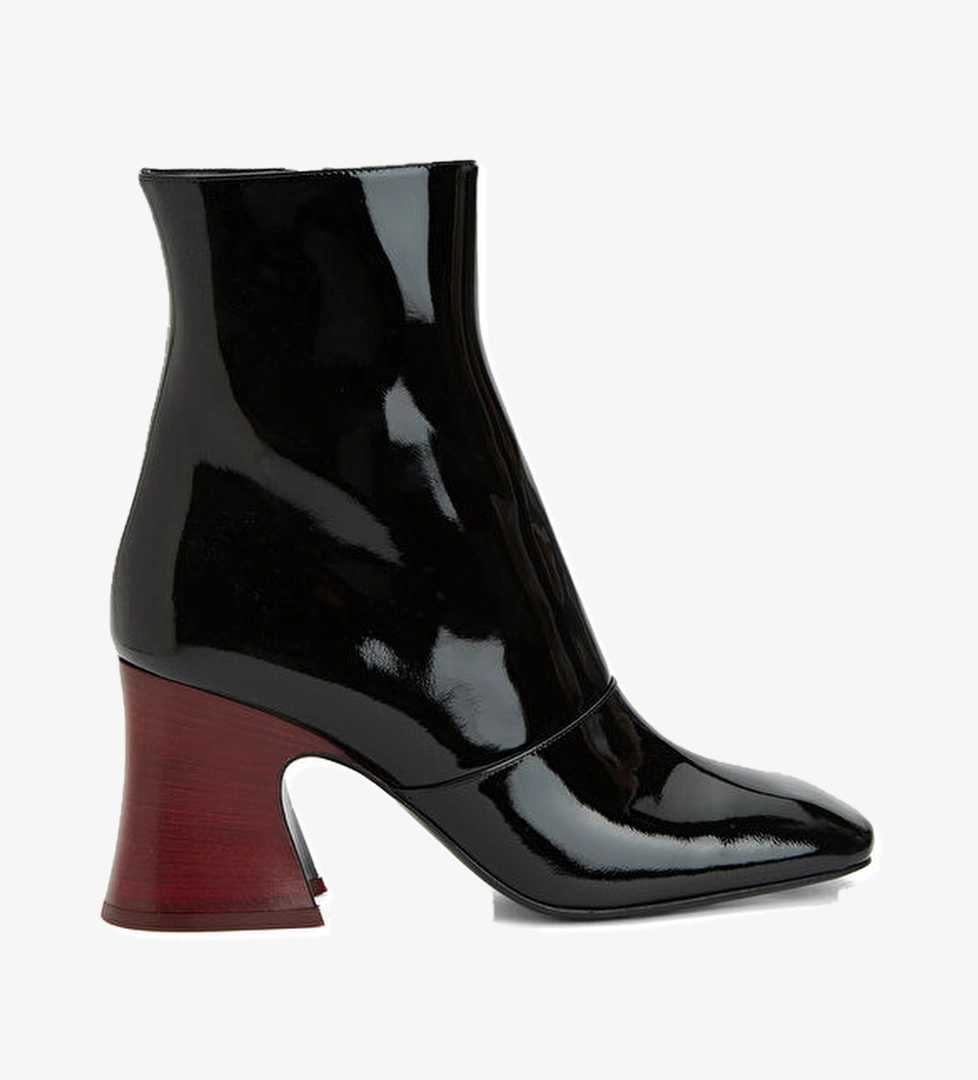 Chloe Janis Siyah Kadın Rugan Deri Bot model görseli