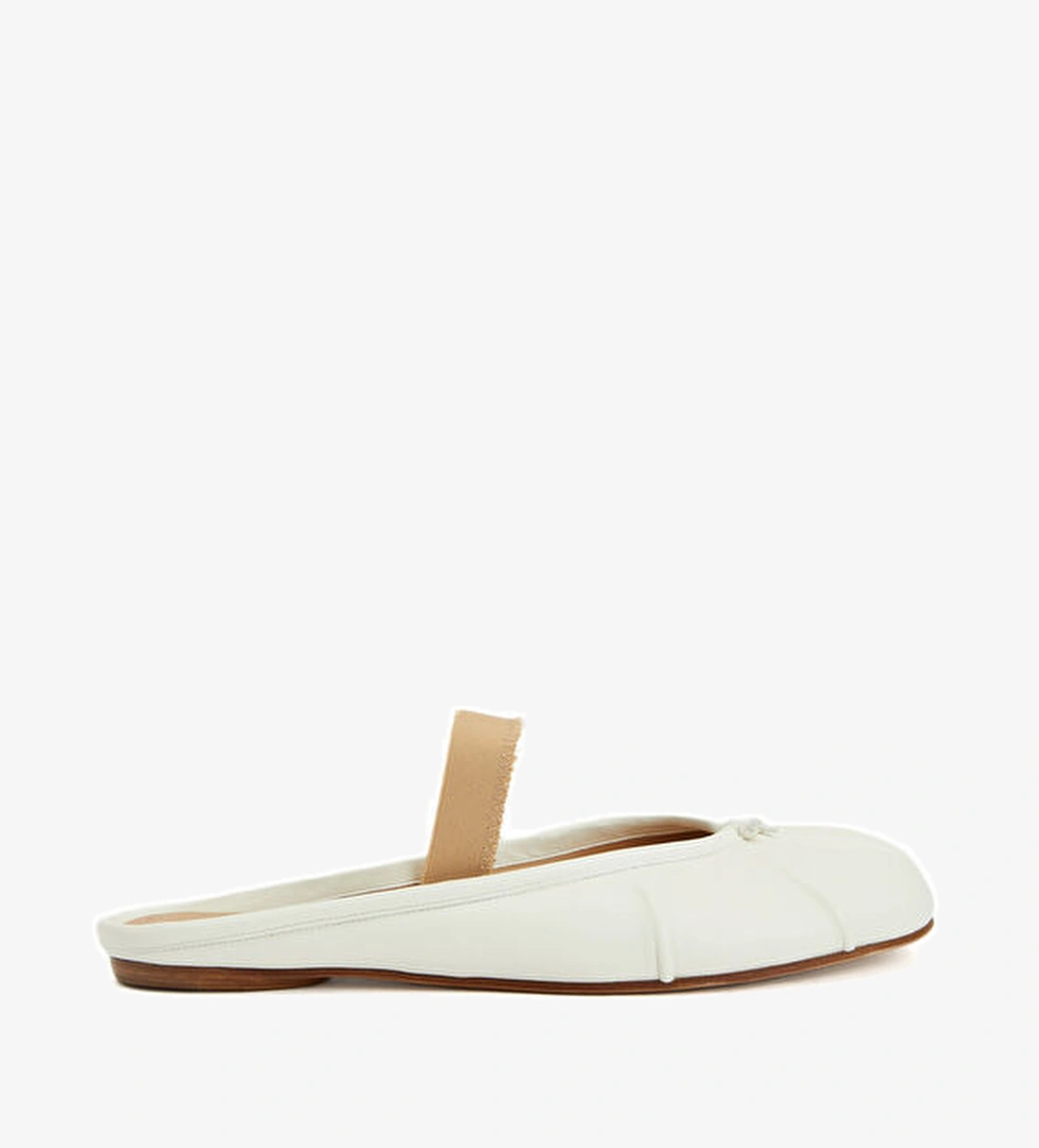 Maison Margiela Tabi Beyaz Deri Babet model görseli