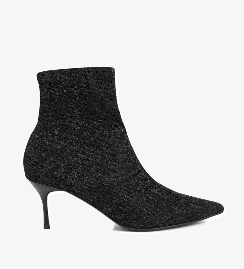 Divarese Siyah Kadın Desenli Bot model görseli