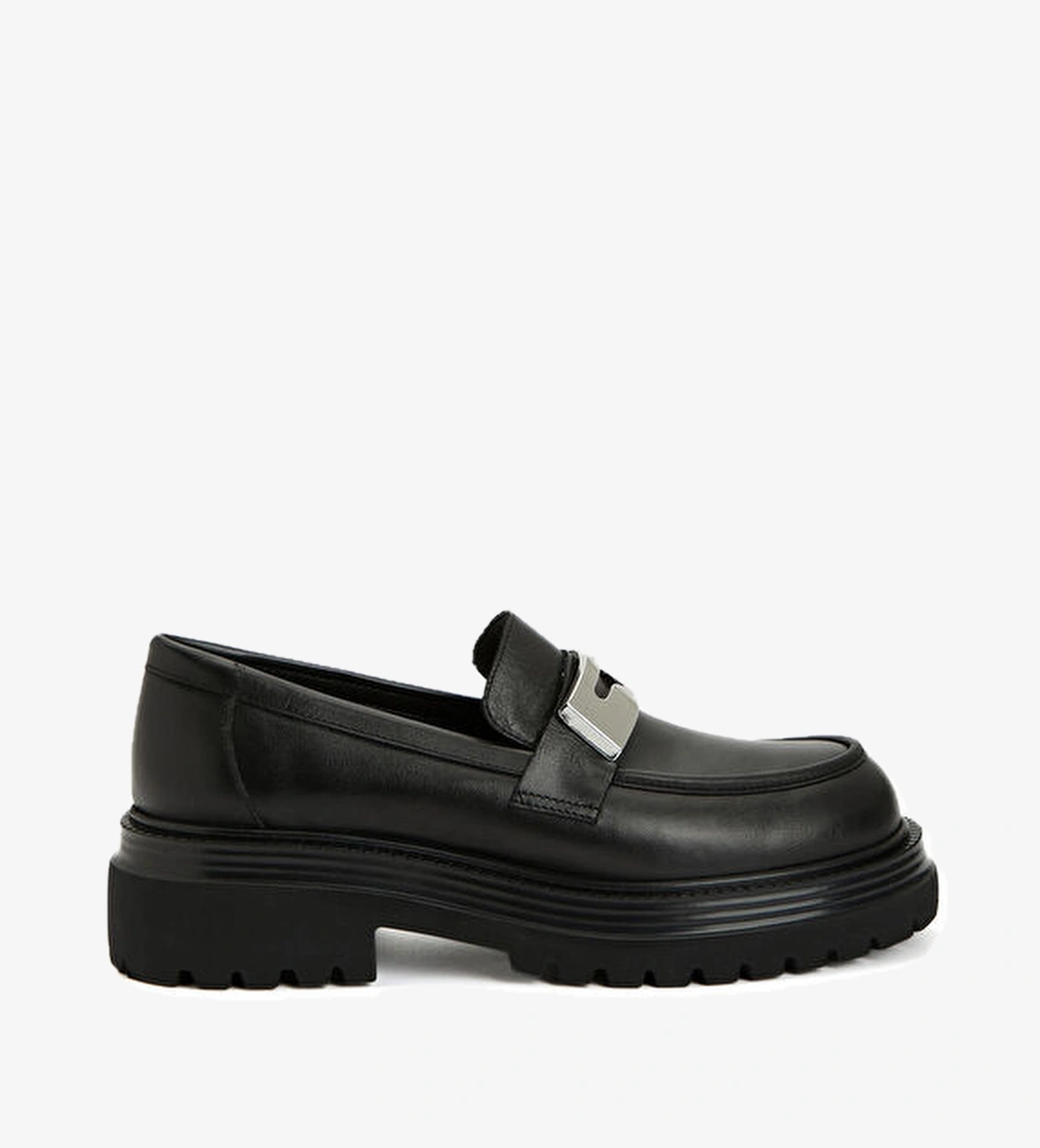 Divarese Siyah Kadın Deri Loafer model görseli