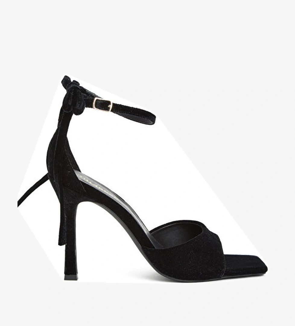 Divarese Siyah Bantlı Kadın Sandalet model görseli