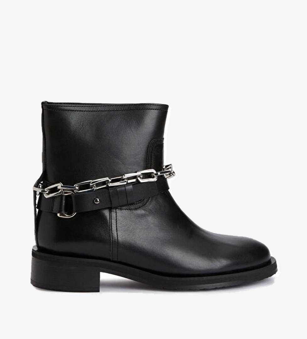 Divarese Siyah Zincir Detaylı Kadın Deri Bot model görseli