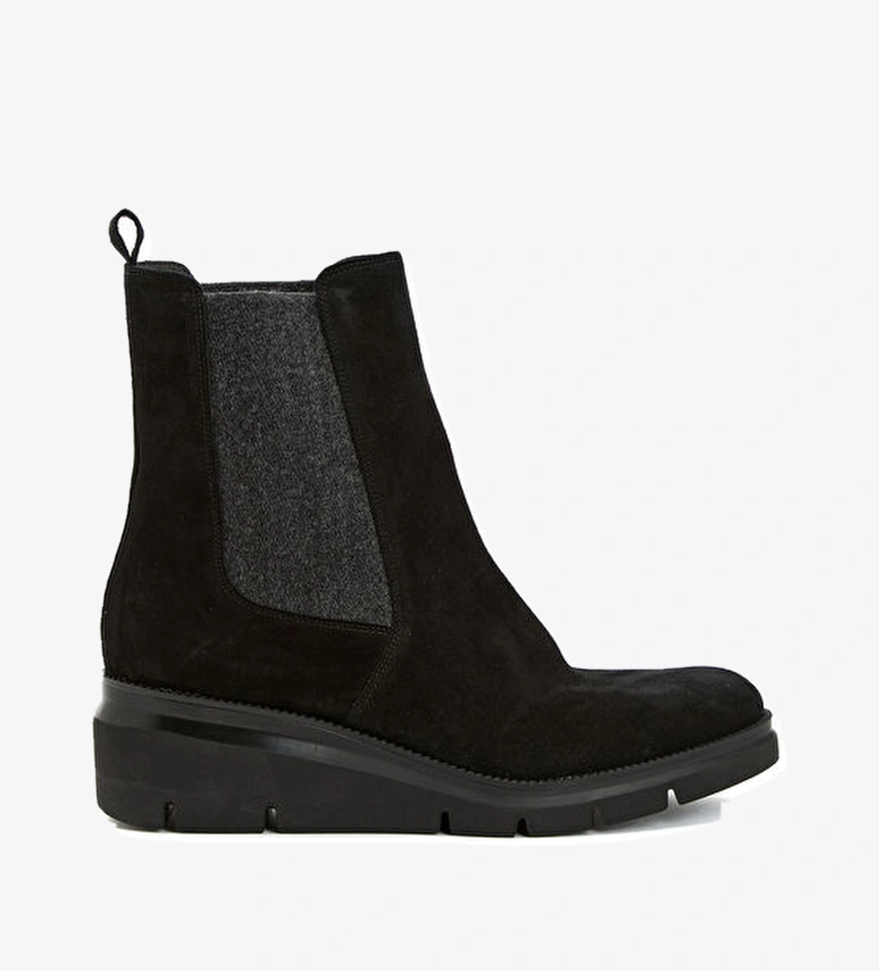 Divarese Siyah Lastikli Kadın Deri Bot model görseli