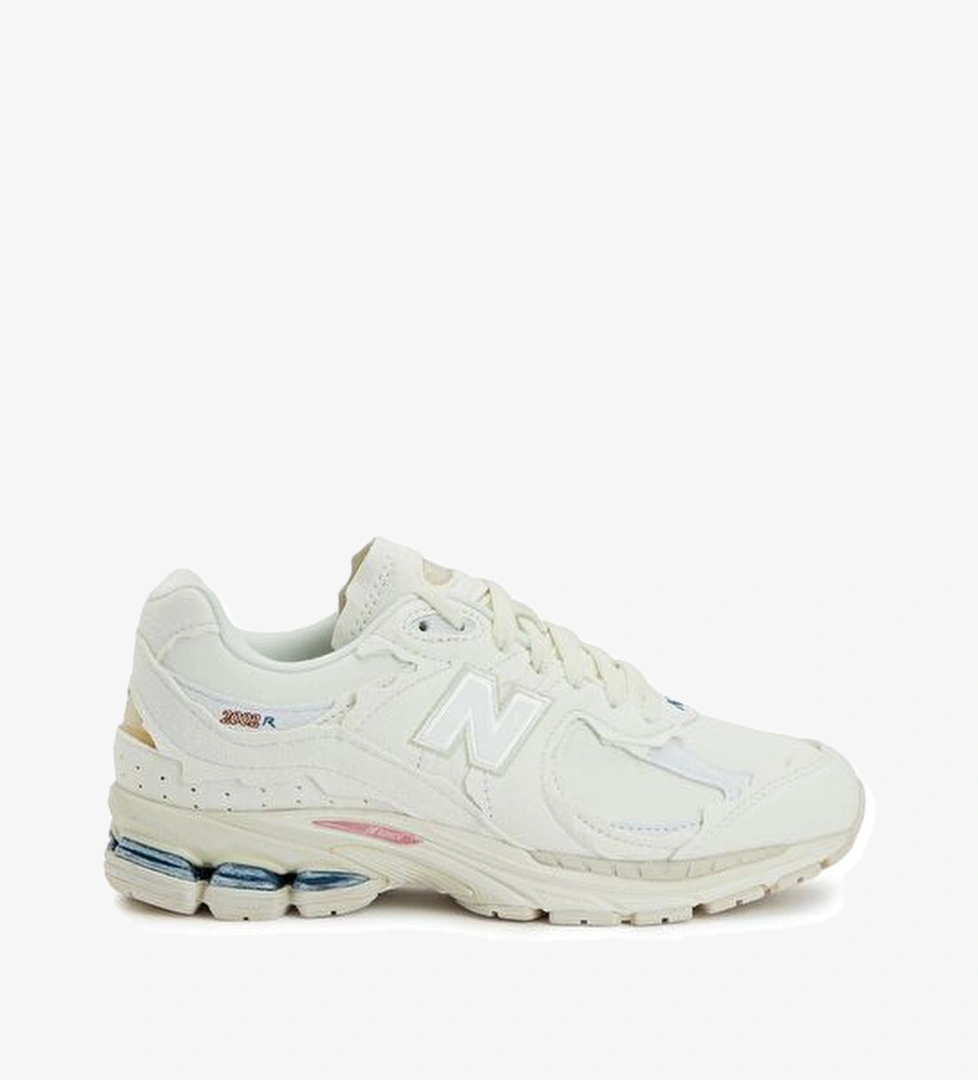 New Balance 2002R Mavi Beyaz Kadın Süet Sneaker model görseli