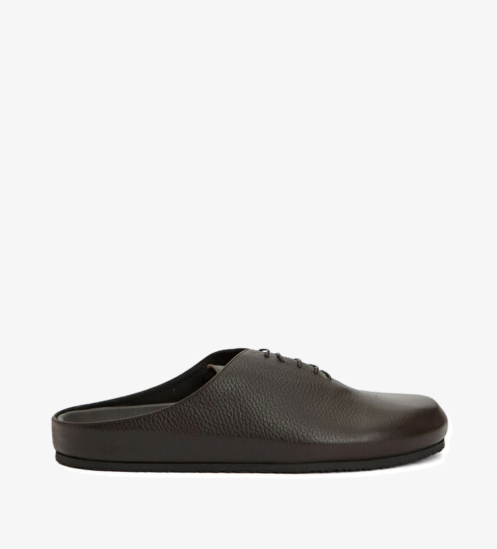 Jacquemus Koyu Kahverengi Erkek Deri Terlik model görseli