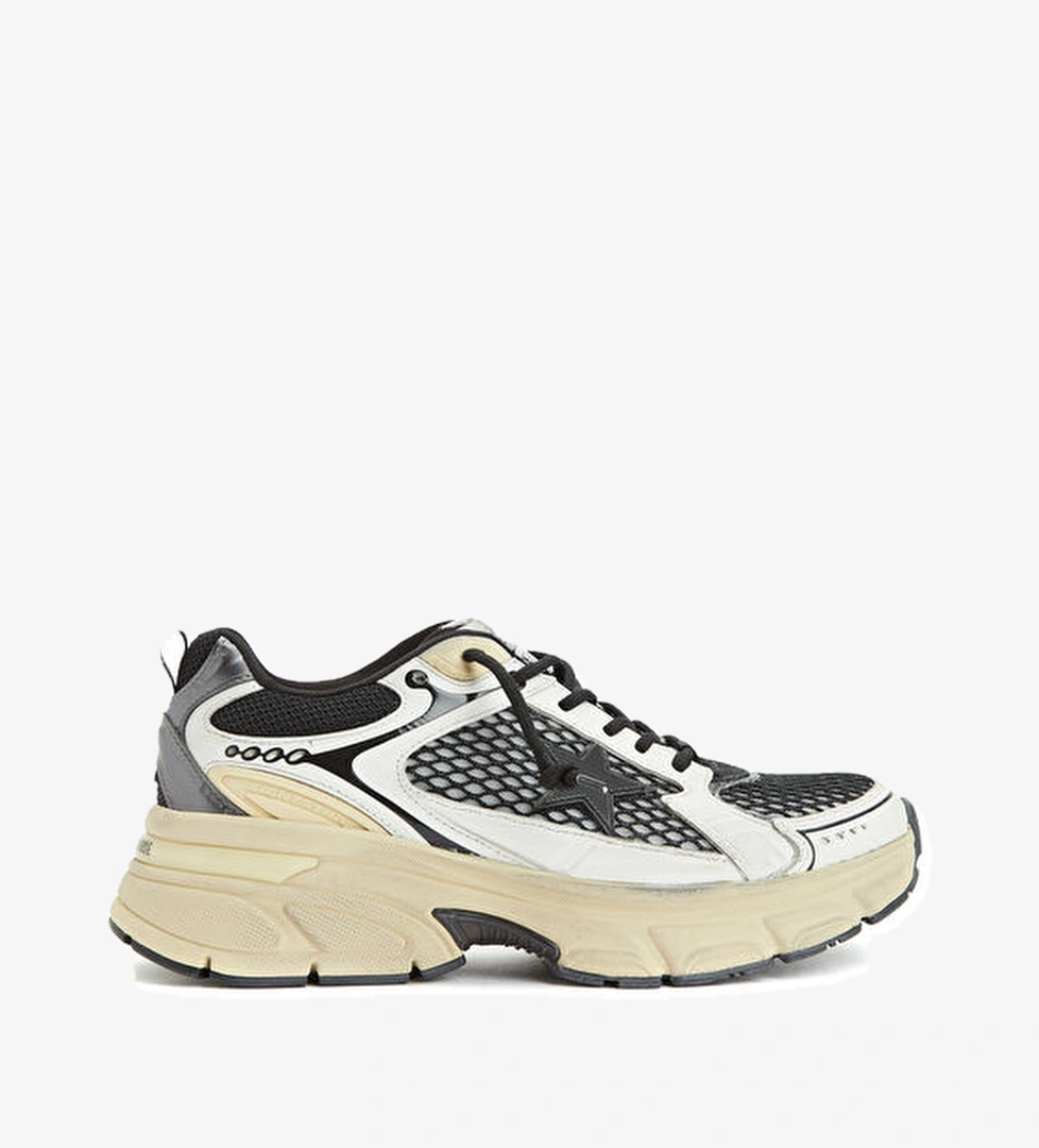 Golden Goose Siyah Beyaz Kadın Sneaker model görseli