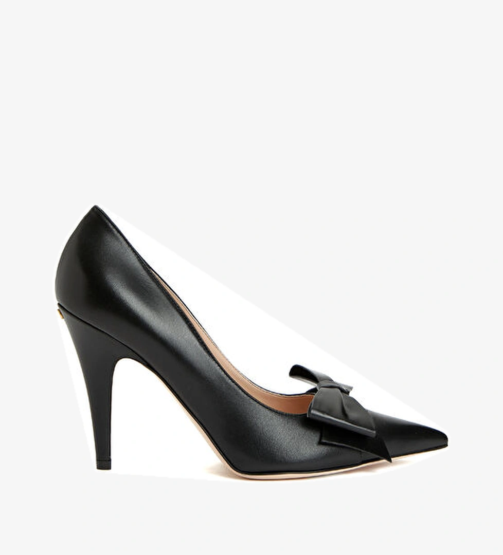 Valentino Garavani Siyah Fiyonk Detaylı Deri Stiletto model görseli