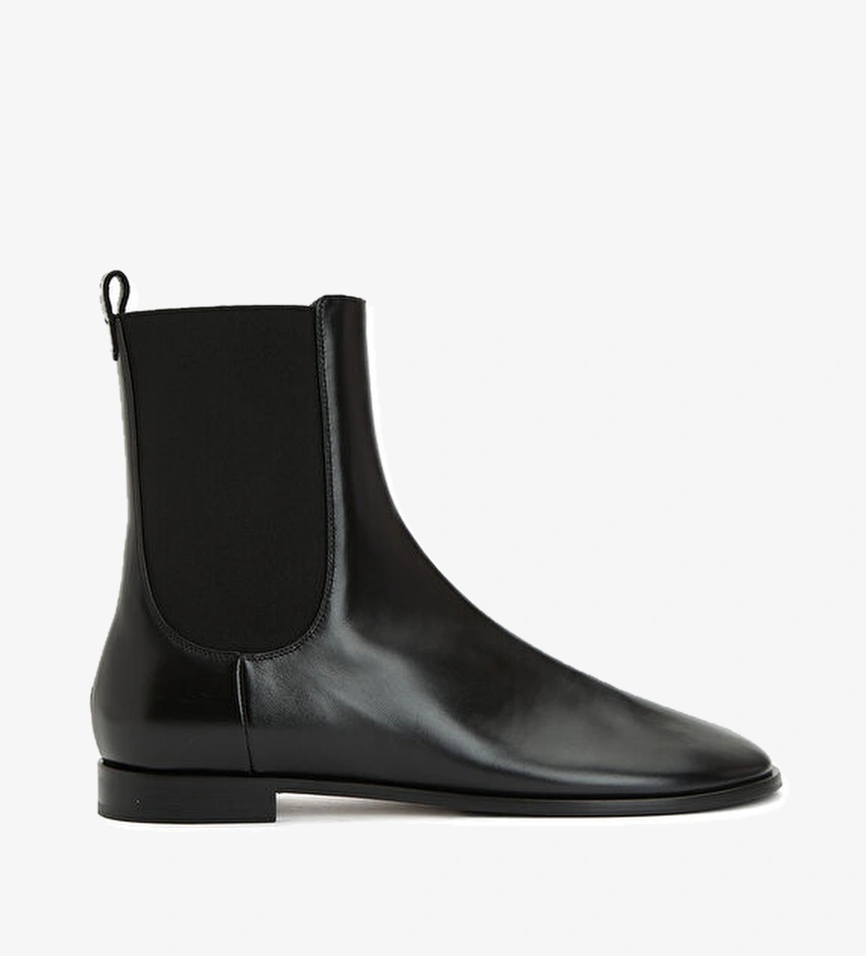 Dear Frances Siyah Kadın Deri Bot model görseli