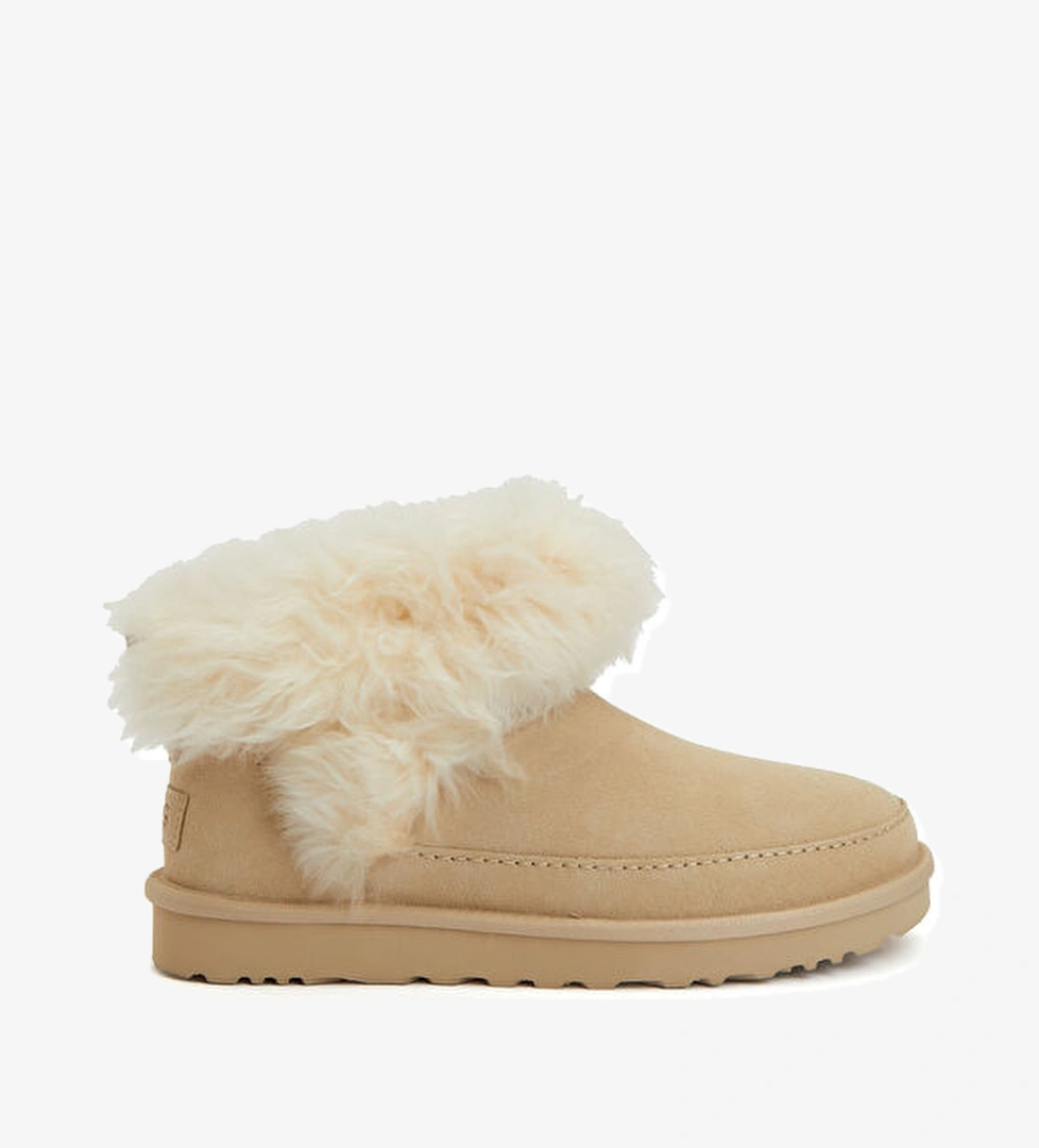 Ugg Classic Ultra Mini Chalet Kum Kadın Süet Bot model görseli