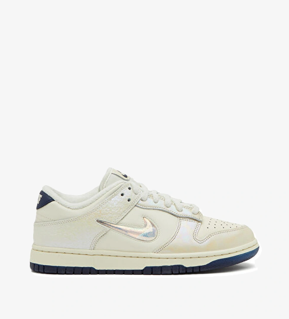 Nike Dunk Low Siyah Gri Kadın Deri Sneaker model görseli