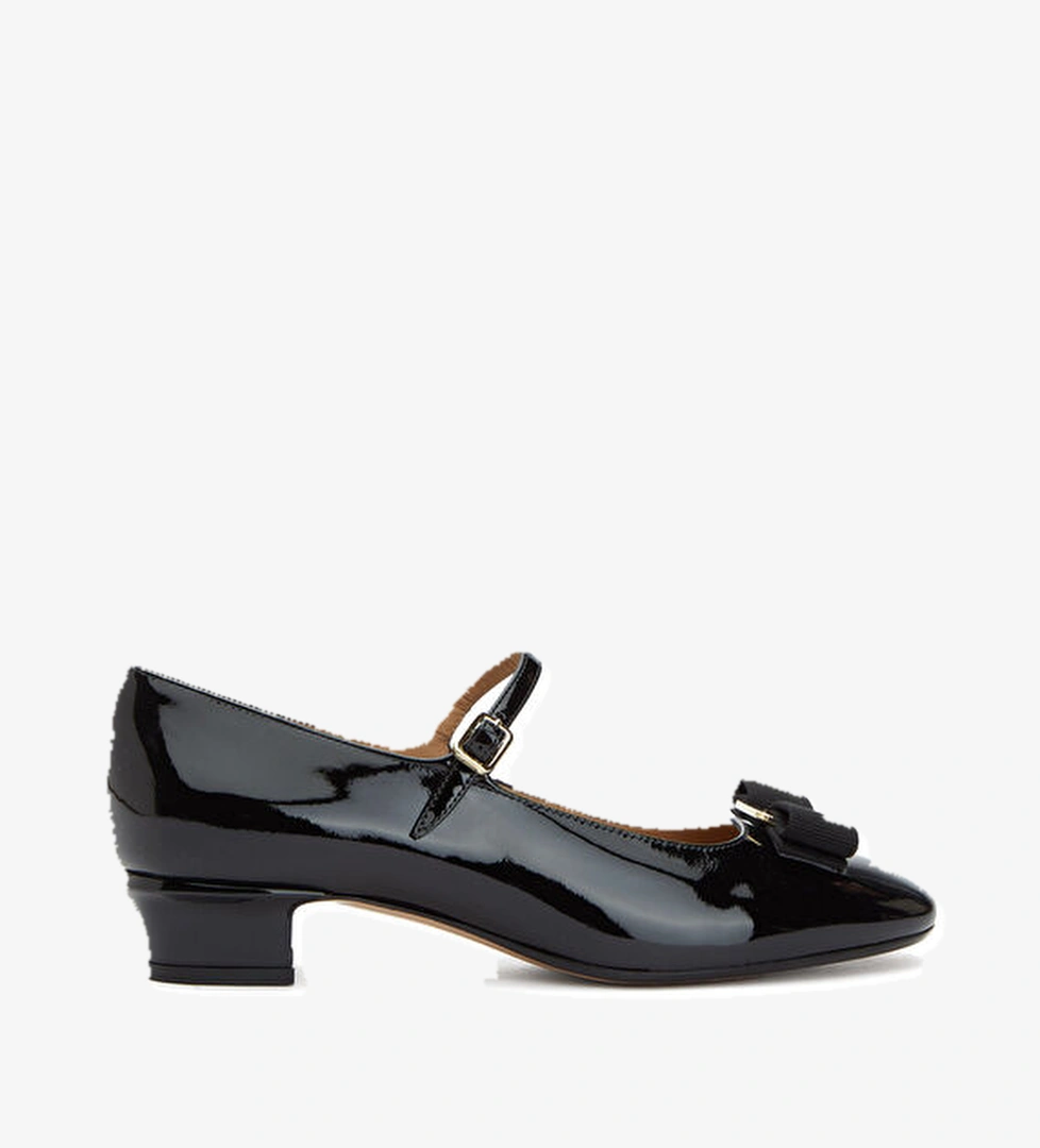 Ferragamo Vally Siyah Deri Topuklu Ayakkabı model görseli