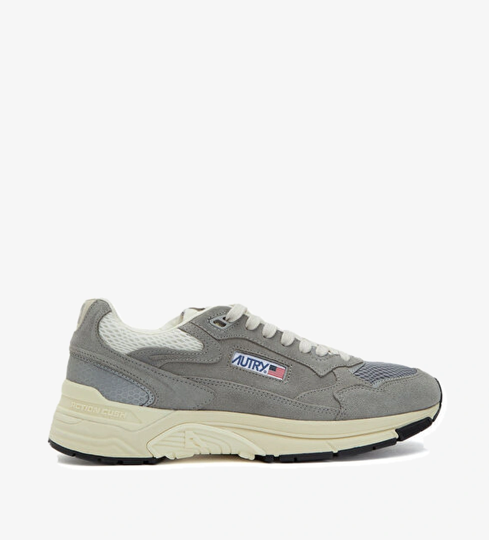 Autry Hyperway Açık Gri Erkek Süet Sneaker model görseli