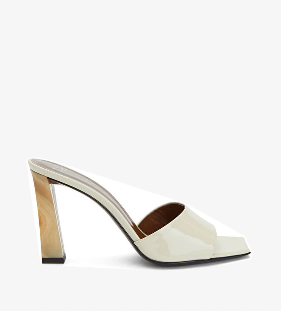 Kırık Beyaz Kadın Deri Terlik - Görsel 1