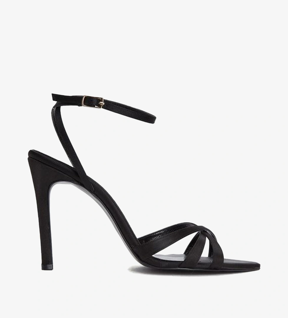 Siyah Taş Detaylı Saten Stiletto