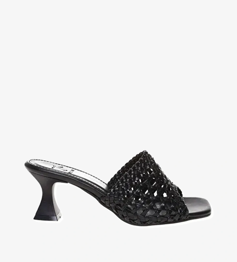 Fabrika Fabrika Siyah Kadın Terlik LUKIS model görseli