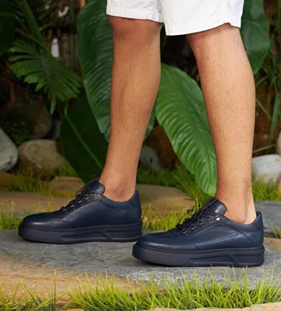 Mevsimlik Hakiki Deri Lacivert Bağcıklı Erkek Spor Ayakkabı - Görsel 1