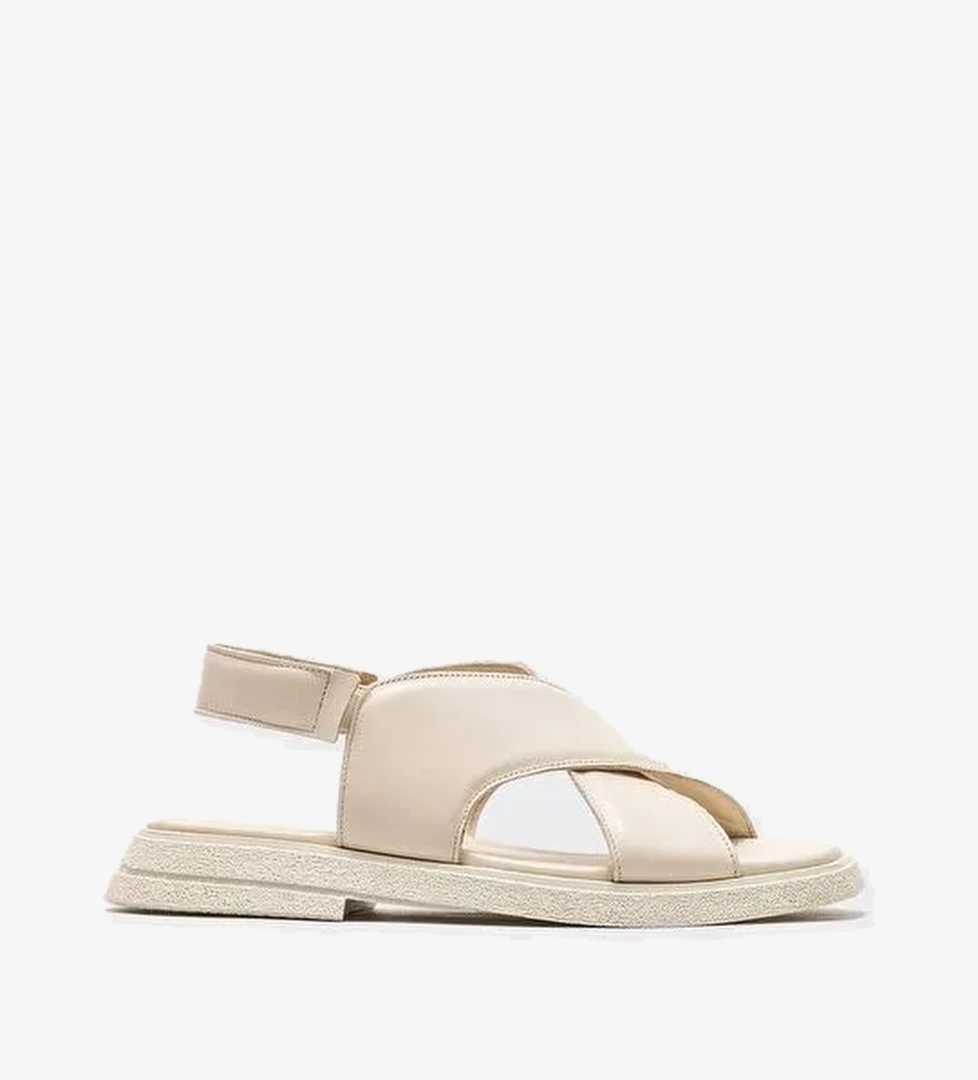 Bej Deri Kadın Düz Sandalet - Görsel 1