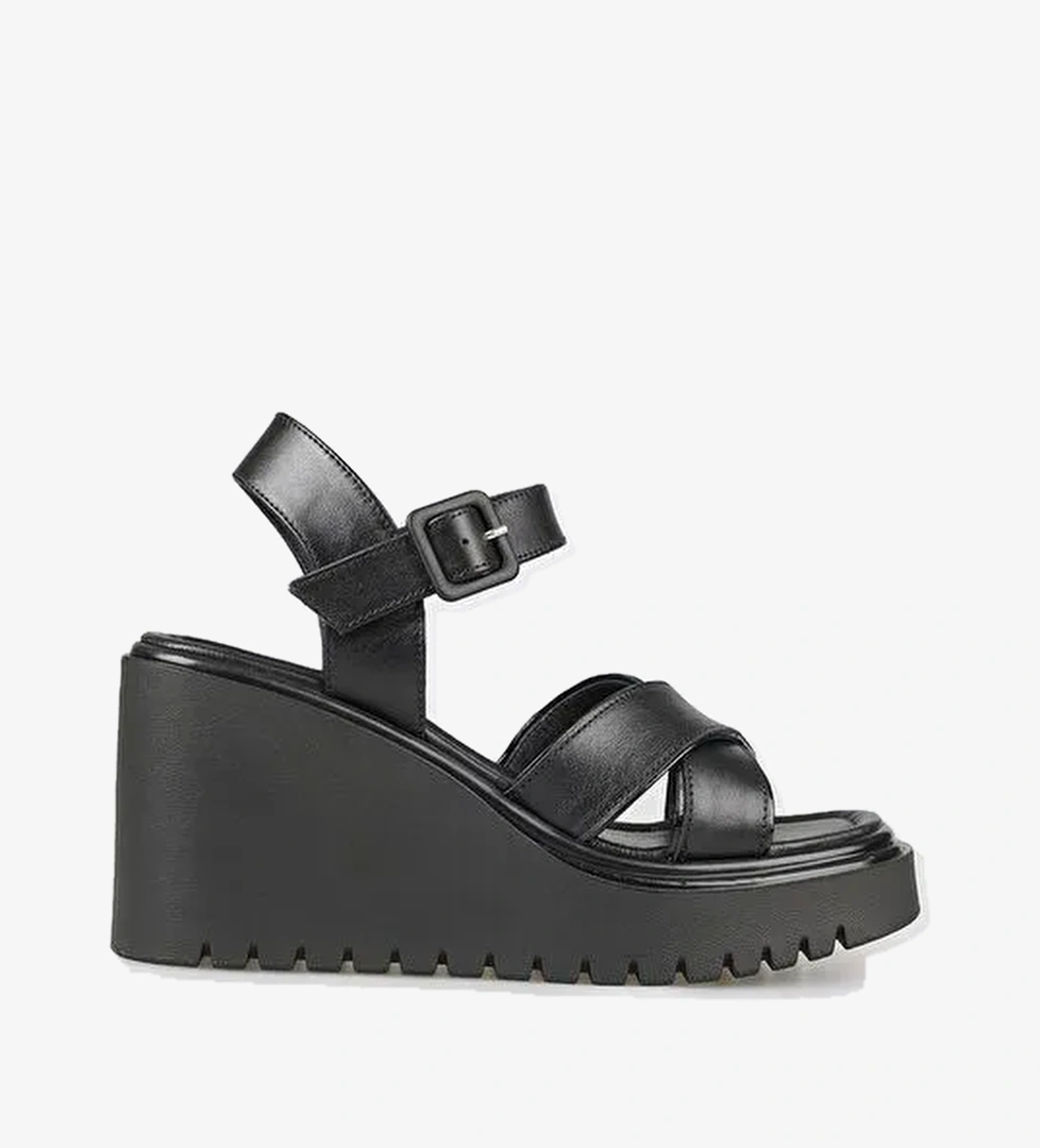 Siyah Deri Kadın Dolgu Topuk Sandalet - Görsel 1