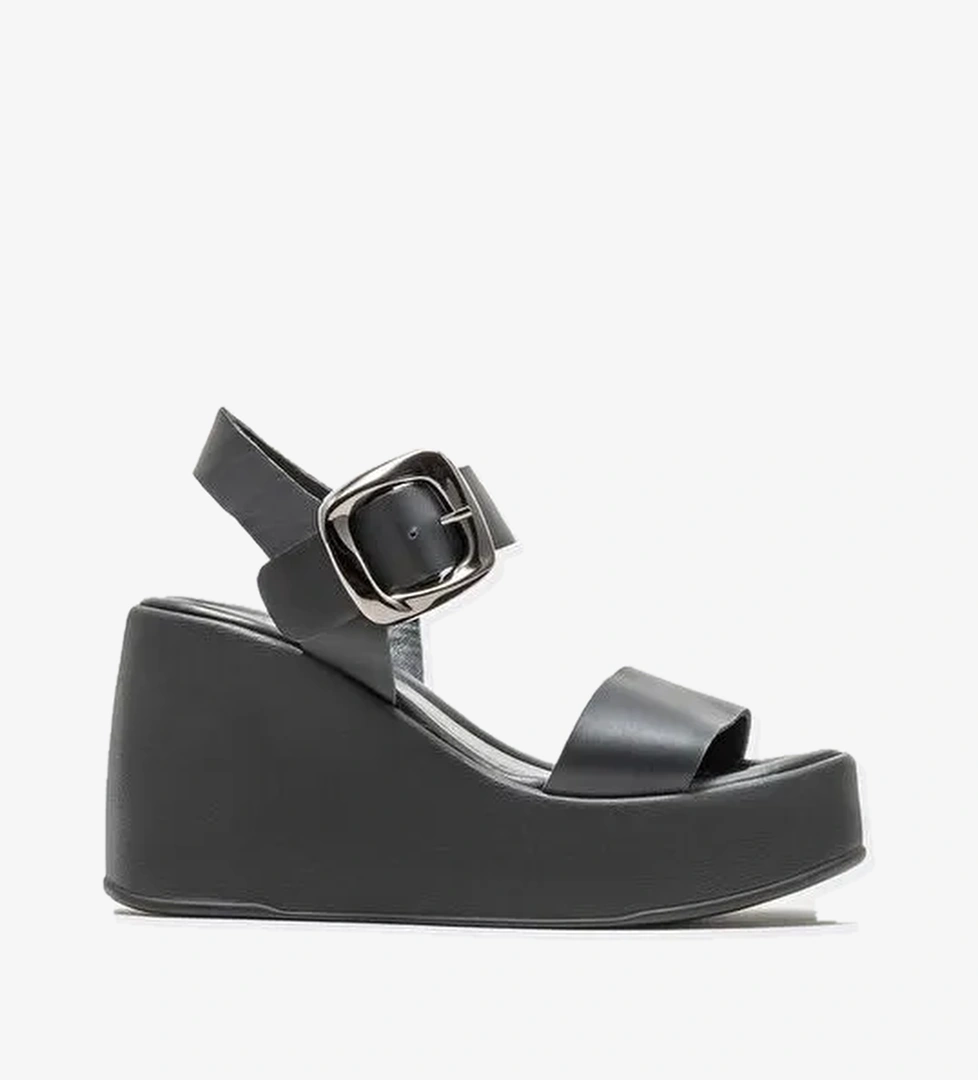 Siyah Deri Kadın Dolgu Topuk Sandalet - Görsel 1