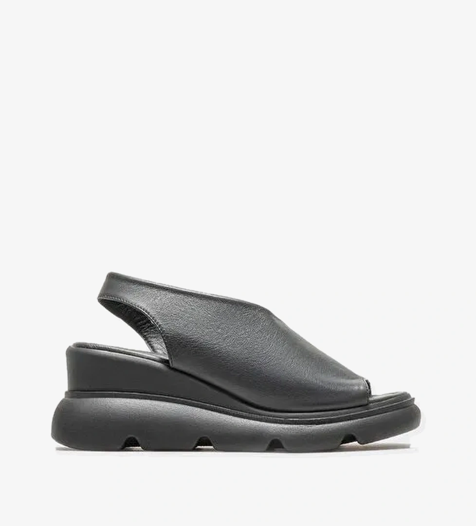 Siyah Deri Kadın Dolgu Topuklu Sandalet - Görsel 1