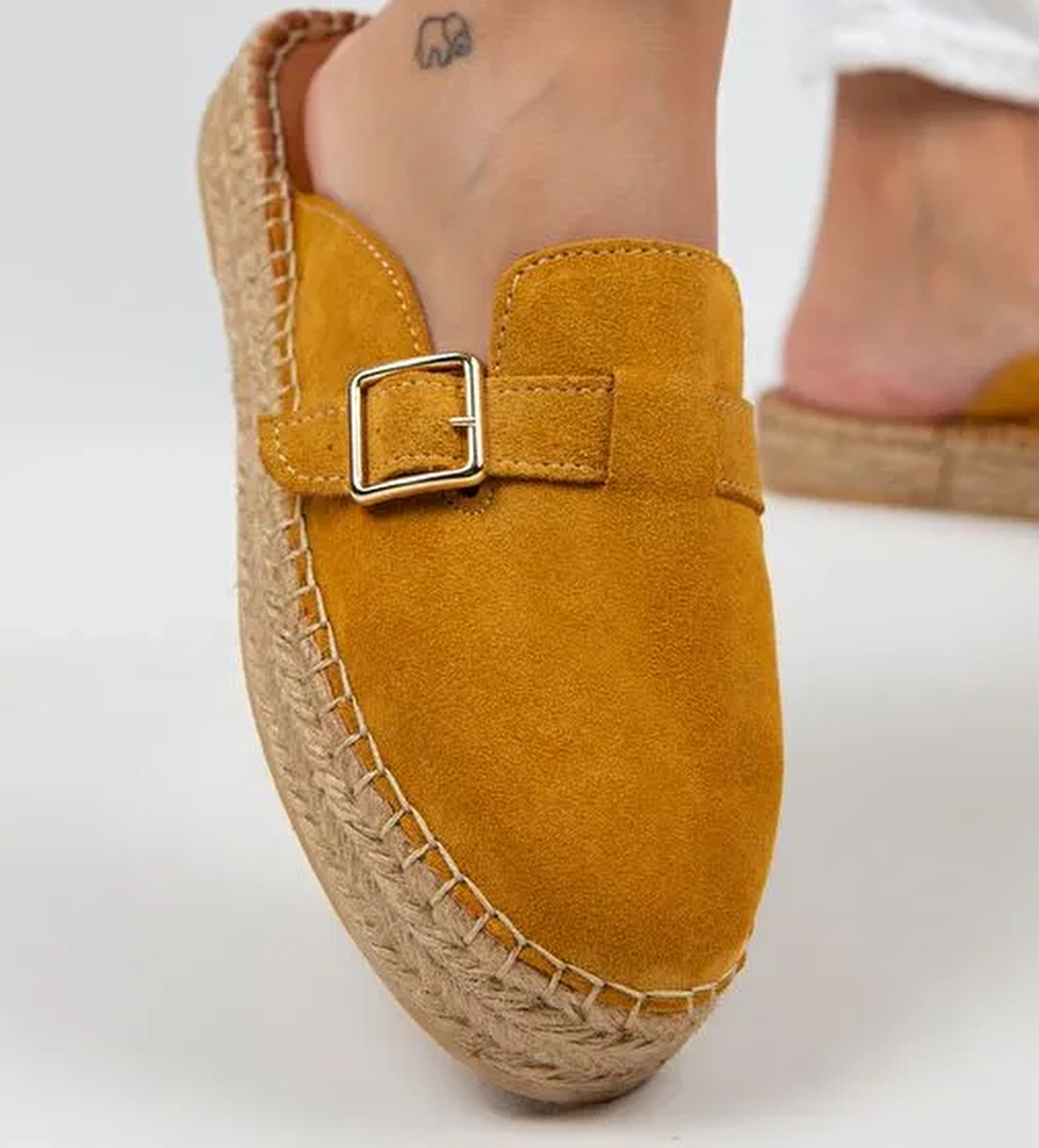 Manijero Esta Kadın Hakiki Deri Kemerli Tokalı Hardal Terlik - Görsel 1