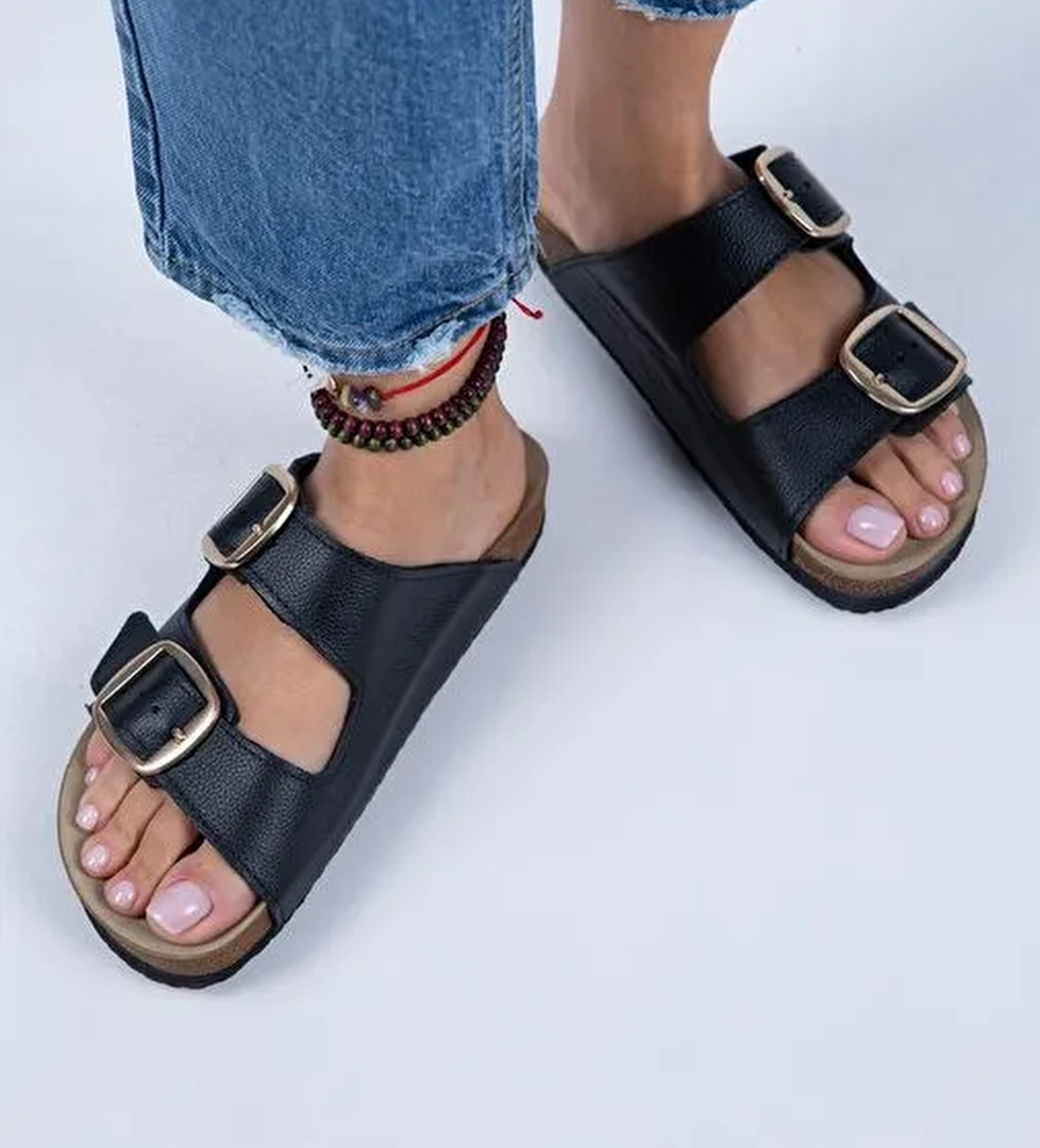 Manijero Siyah-Gold Kadın Deri Terlik MNJ.010.26 - Görsel 1