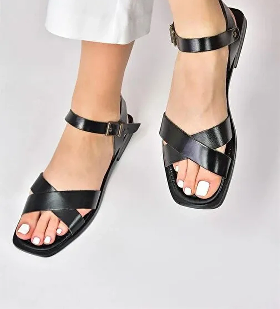 Siyah Hakiki Deri Çapraz Bantlı Günlük Kadın Sandalet M291041503 - Görsel 1