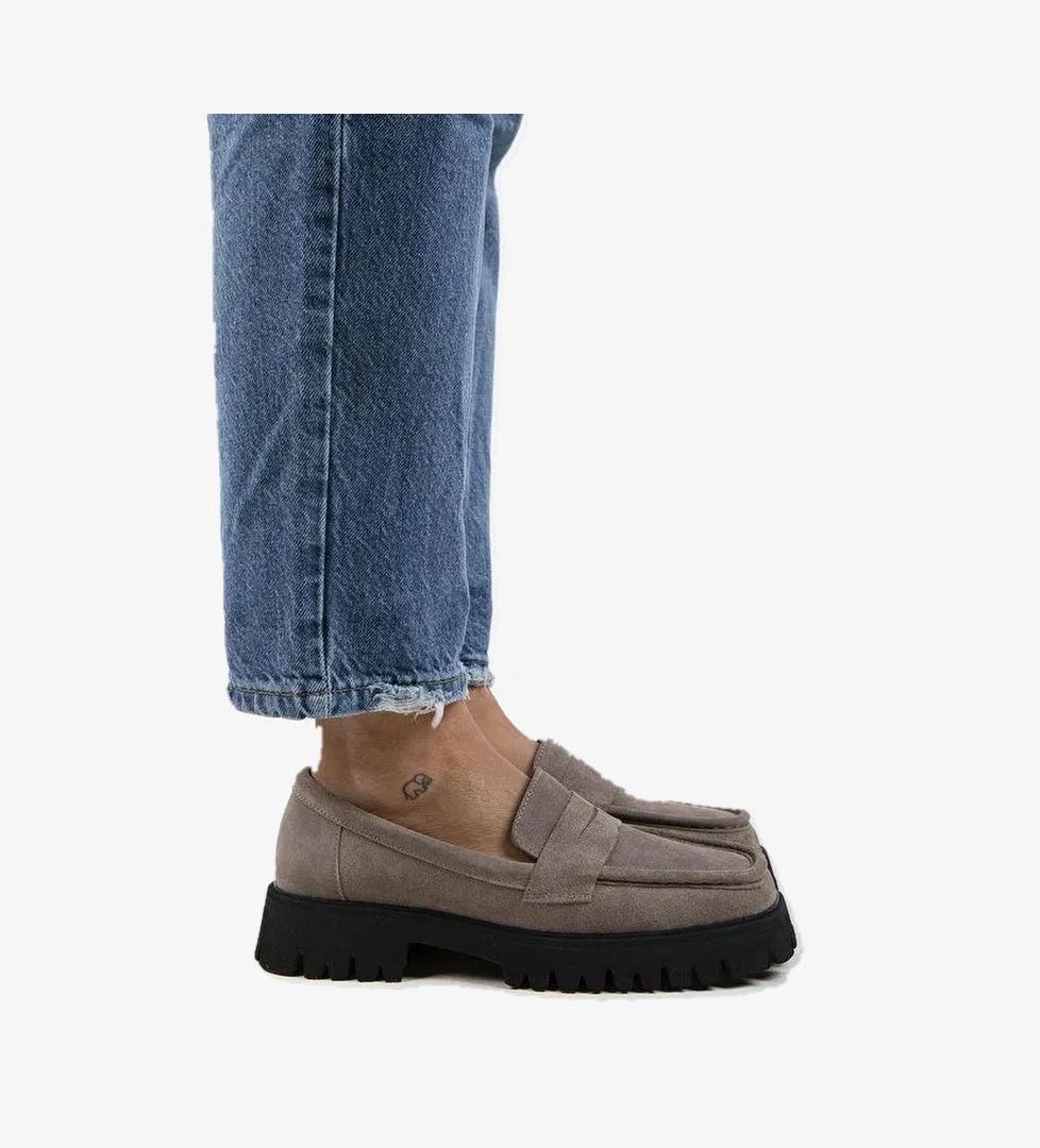 Manijero Cepmen Kadın Hakiki Deri Köşeli Loafer Vizon Süet Ayakkabı - Görsel 1