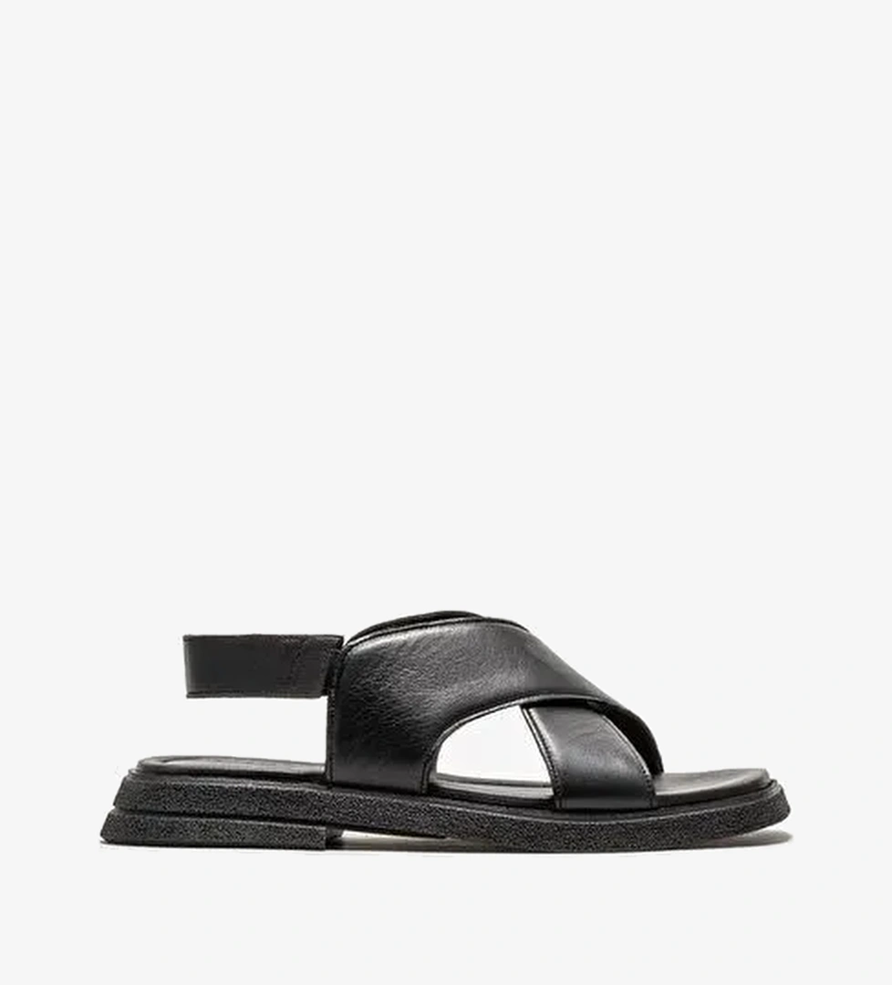 Siyah Deri Kadın Düz Sandalet - Görsel 1