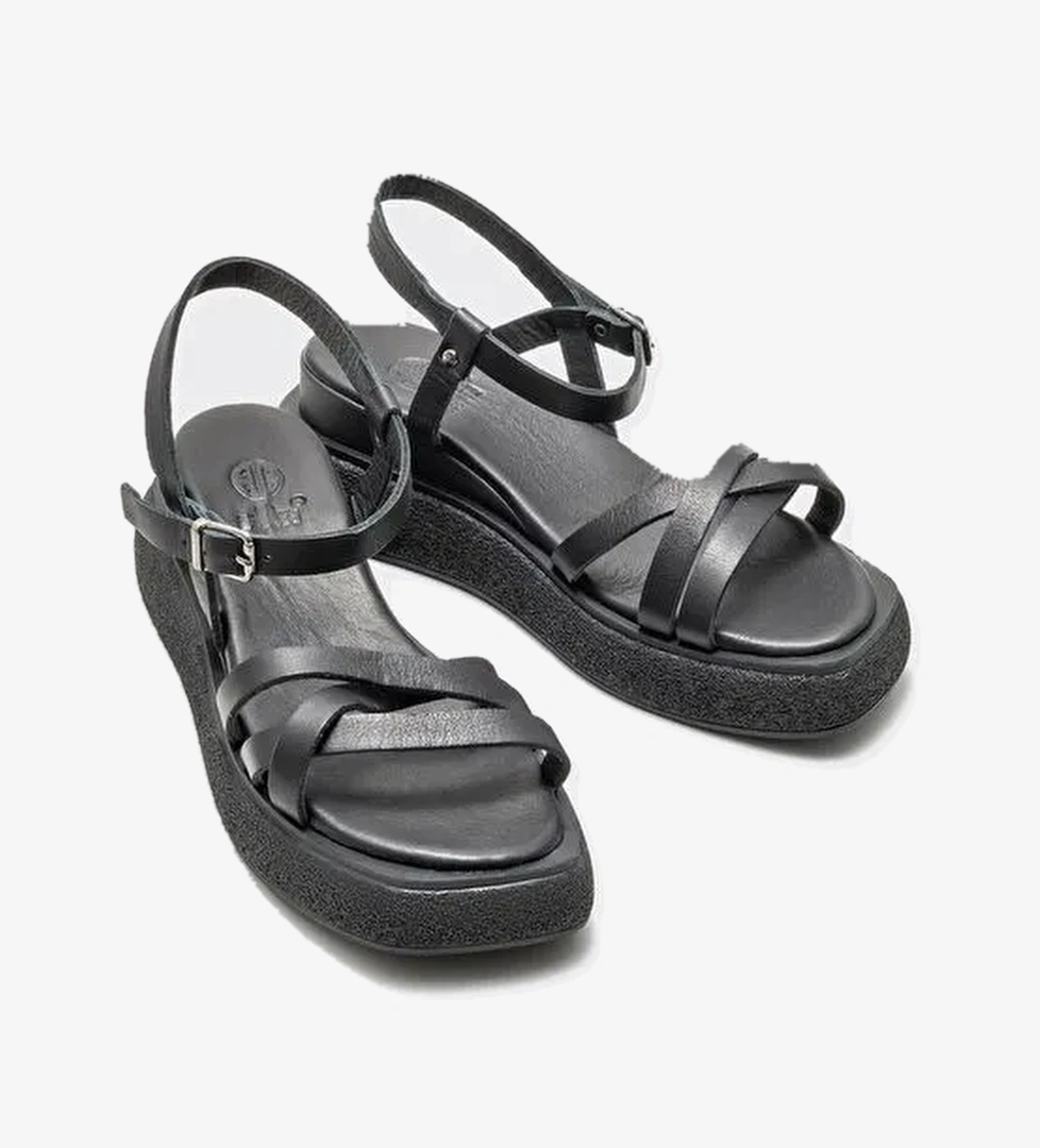Siyah Deri Kadın Dolgu Topuk Sandalet - Görsel 1