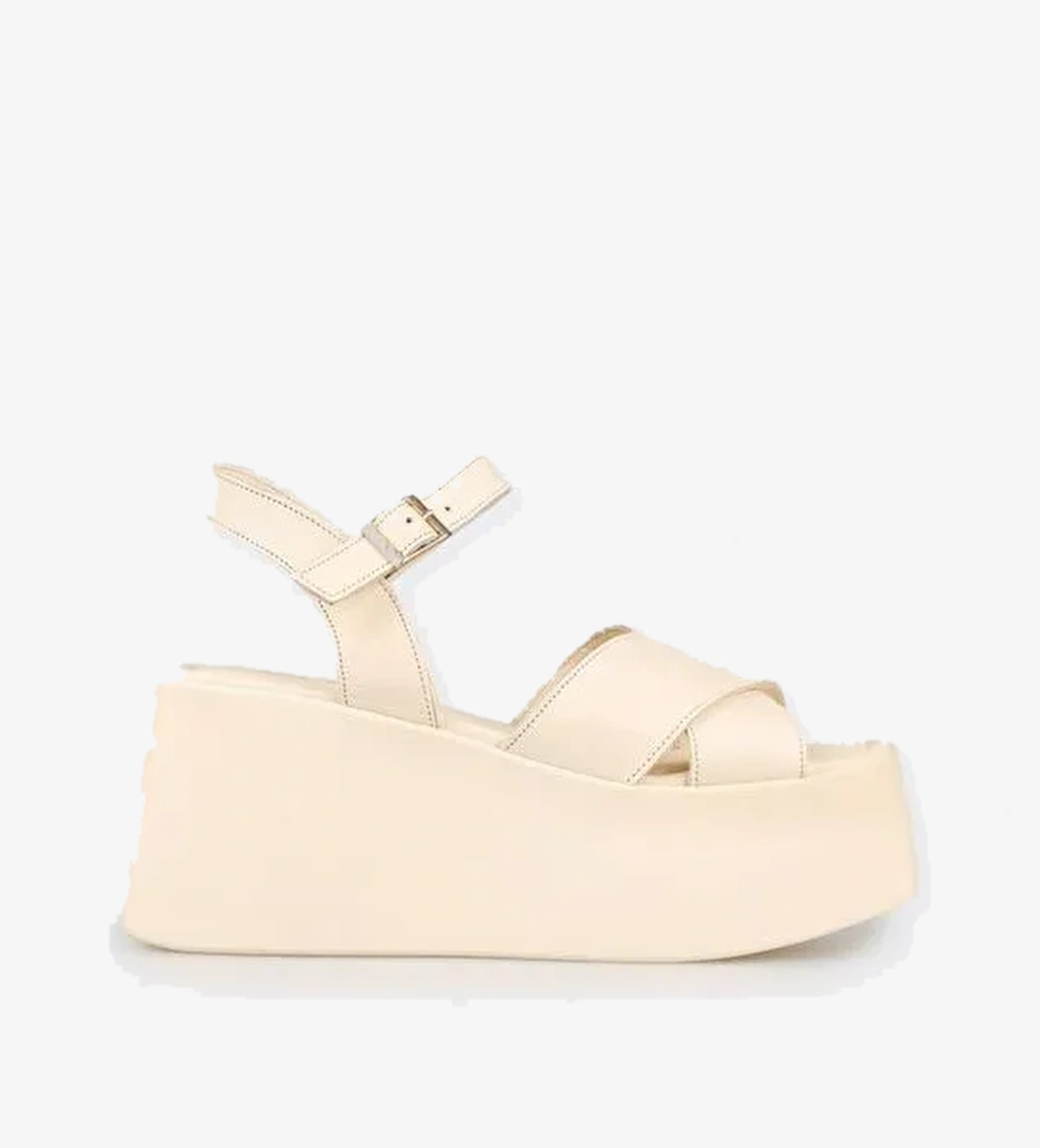 Bej Deri Kadın Dolgu Topuk Sandalet - Görsel 1