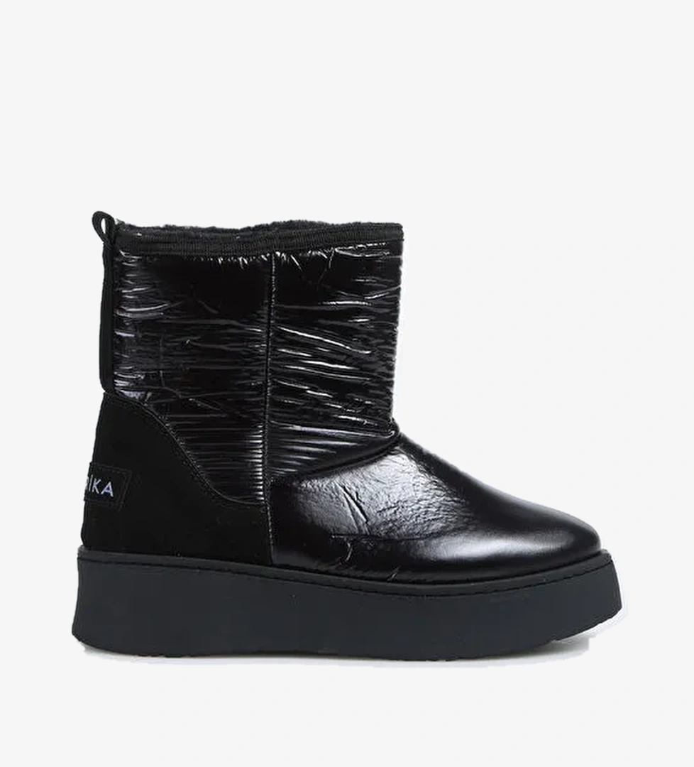 Fabrika Fabrika Siyah Kadın Bot HARMONY model görseli